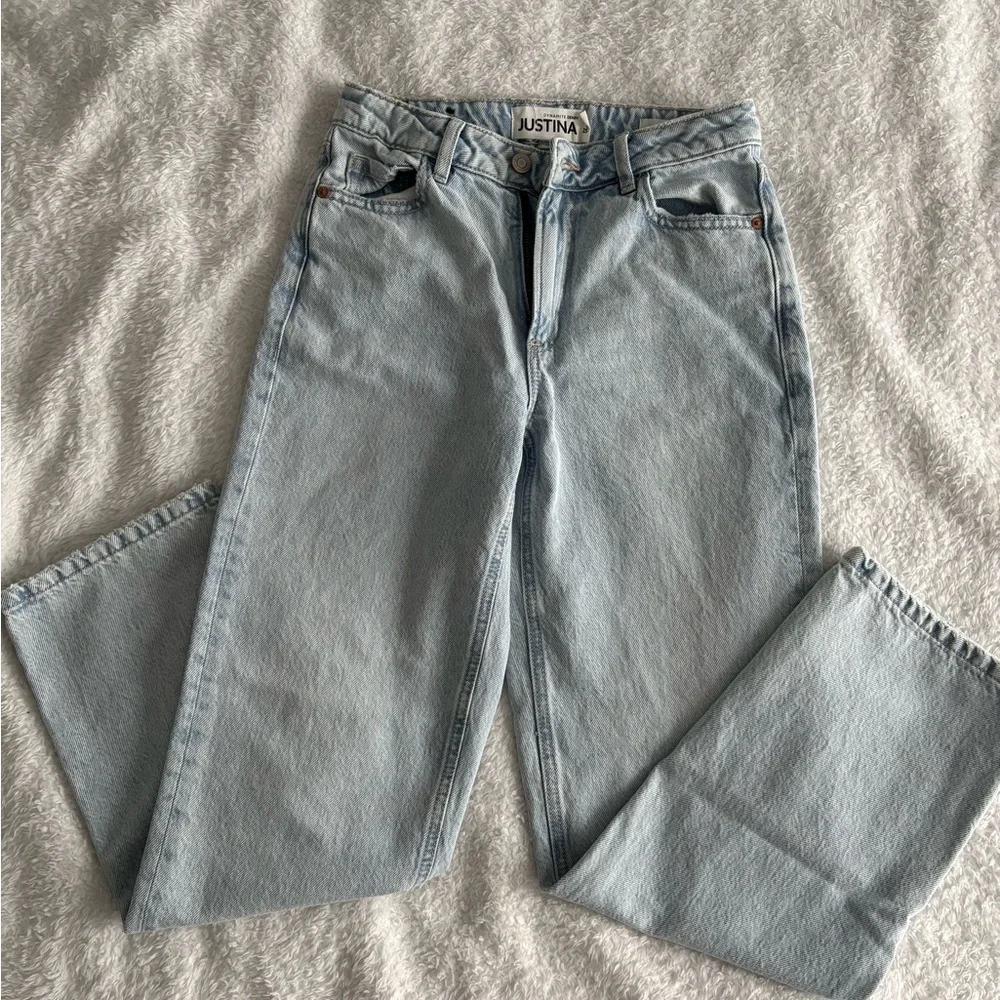 Dynamite Men's Light Gray Straight Jeans - Picture 2 of 3